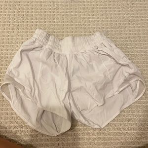 White lululemon hotty hot 4 inch shorts
